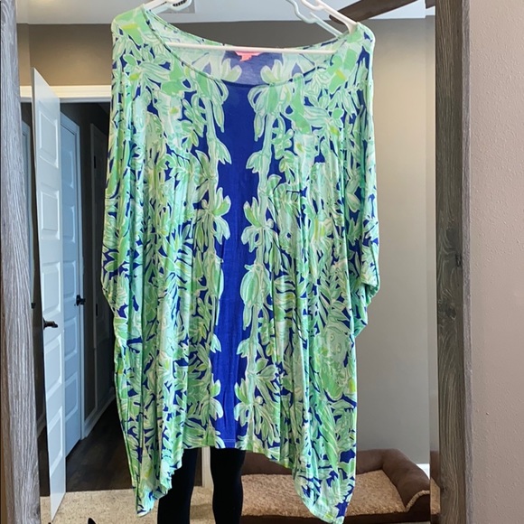 Lilly Pulitzer Tops - Off shoulder/wide neck lily Pulitzer tunic top